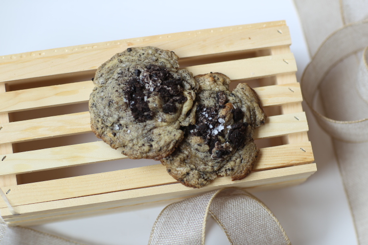 Cookies and Cream cookie